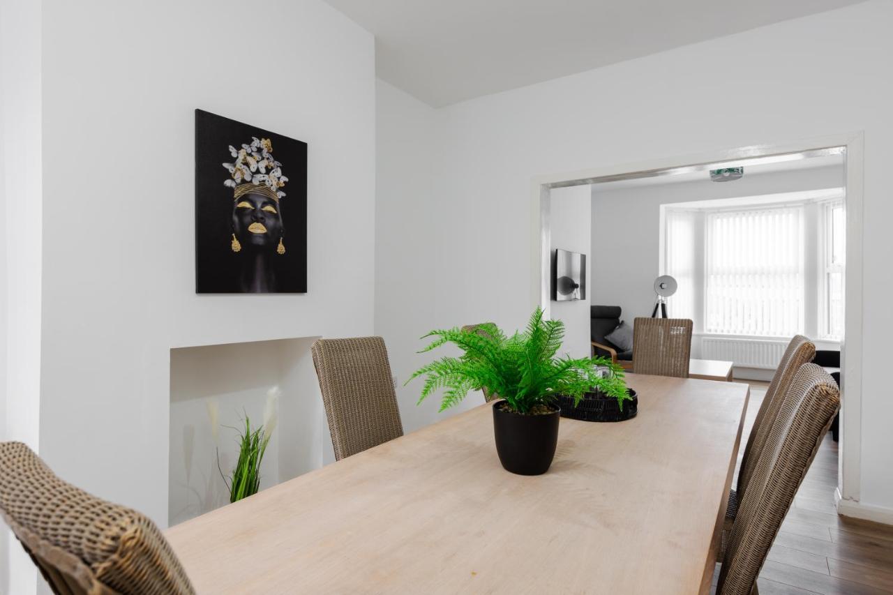 Clayton House - Spacious Home Near Etihad Stadium - Manchester — Photos 2